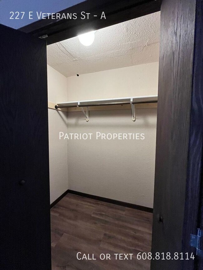 Building Photo - 2 bedroom/ 1 bath apartment in Tomah, WI