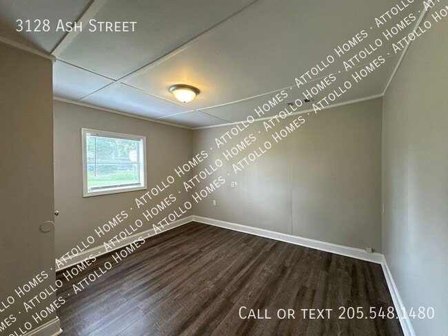 Building Photo - 3128 Ash St