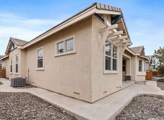 Building Photo - 6060 Cielo Cir