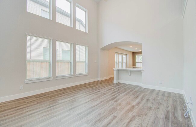 Building Photo - 14910 Mossycup Spur Wy