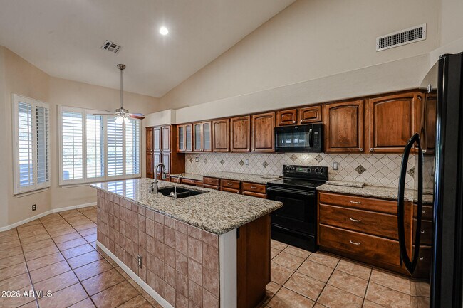 Building Photo - 5930 W Louise Dr