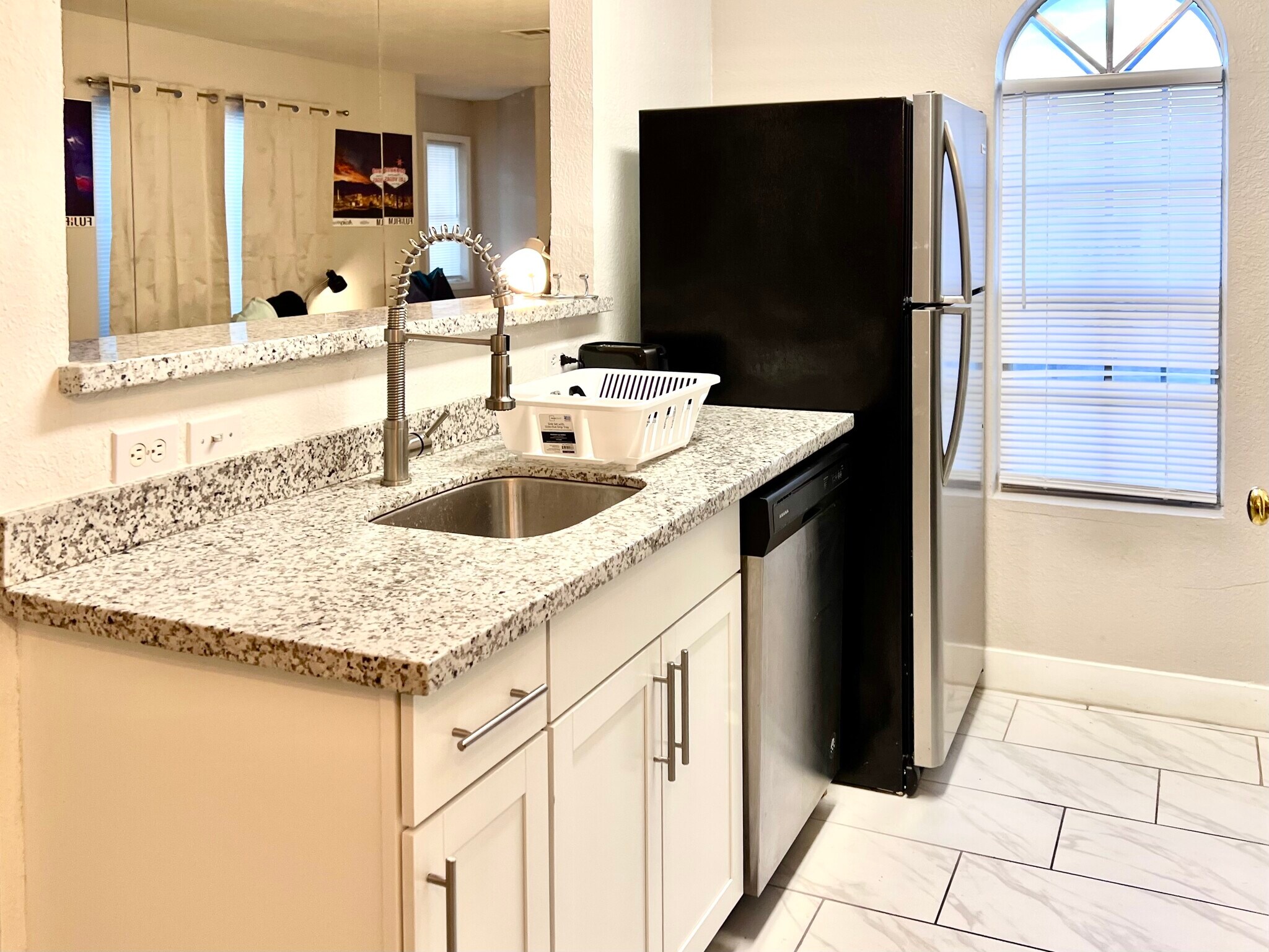 Building Photo - 3602 Gaylord Dr