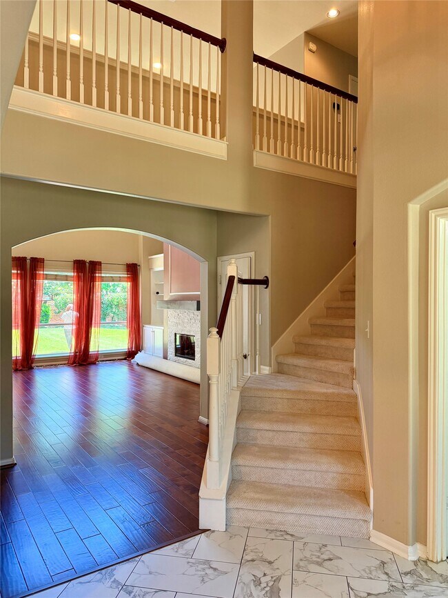Building Photo - 8406 Green Valley Dr