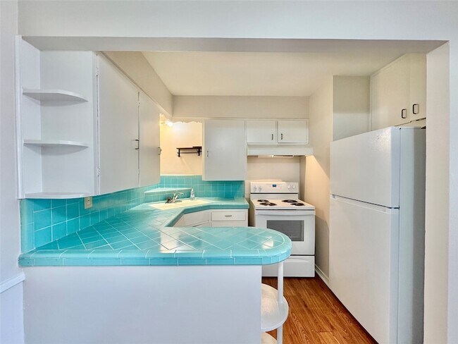 Building Photo - 5717 McCommas Blvd