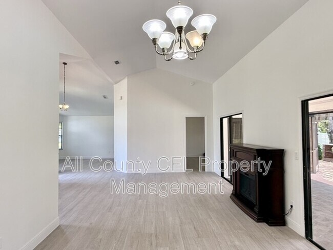 Building Photo - 553 Walnut Grove Pl