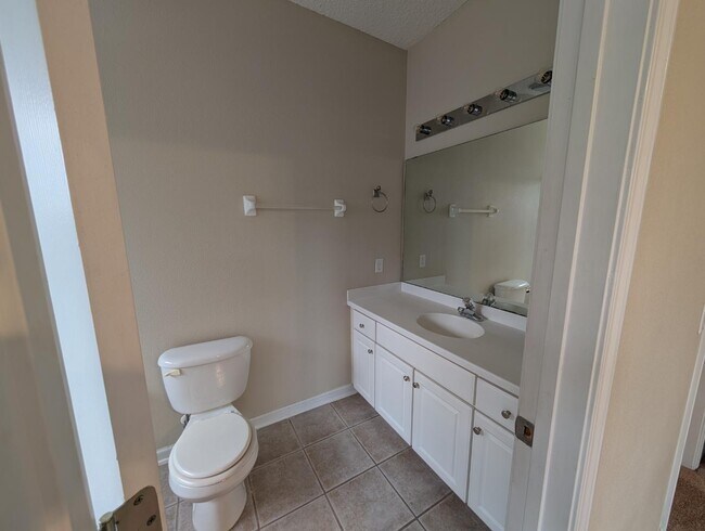 Building Photo - 1736 Forest Lake Cir W