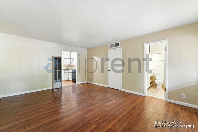 Building Photo - 151 W 18th St