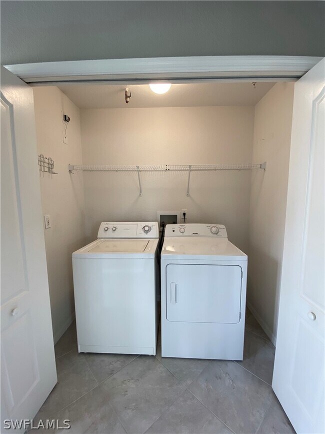 Building Photo - 354 Dover Pl