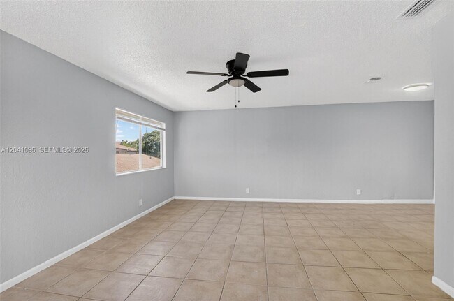 Building Photo - 2107 Catherine Dr