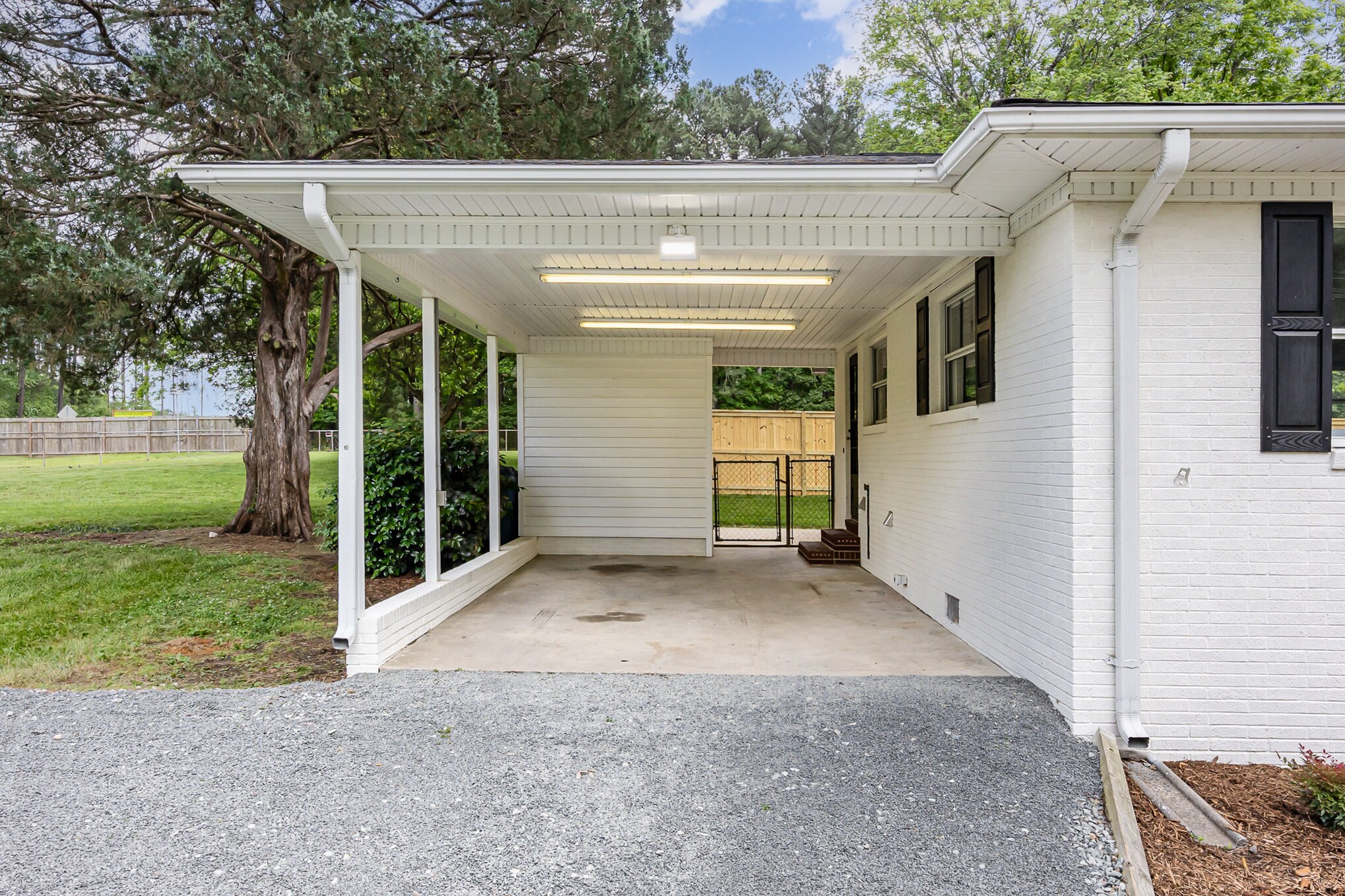 Building Photo - 2205 Carver St