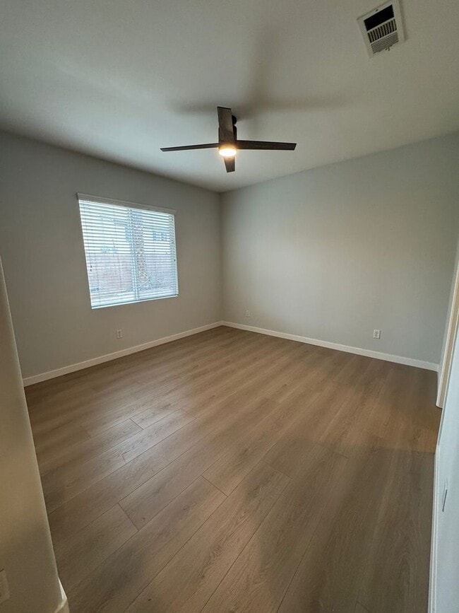 Building Photo - Nice House 5 beds 3.5 bath for lease in Eastvale