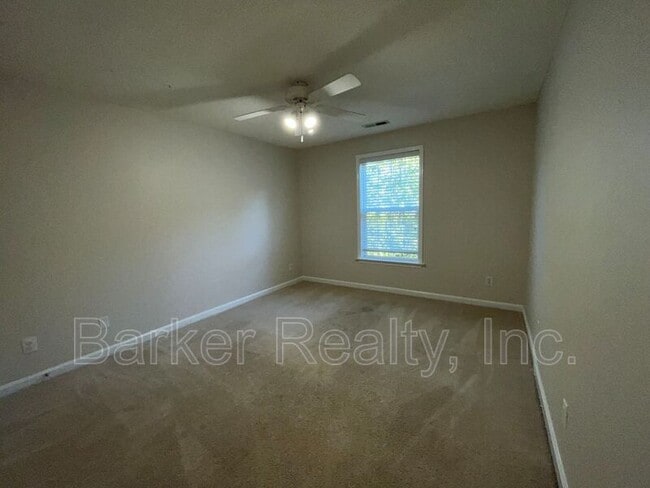 Building Photo - 2312 Colony Woods Dr