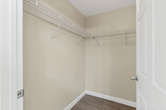Building Photo - Spacious 2-Bed, 2-Bath Condo