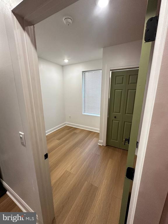 Building Photo - 1229 W Somerset St