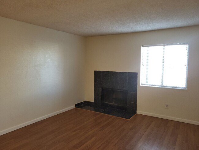 Building Photo - 2410 Tripp Dr