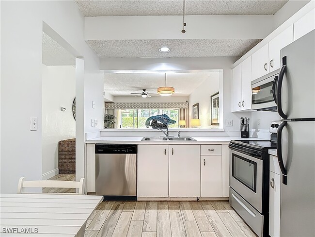 Building Photo - 1044 Woodshire Ln