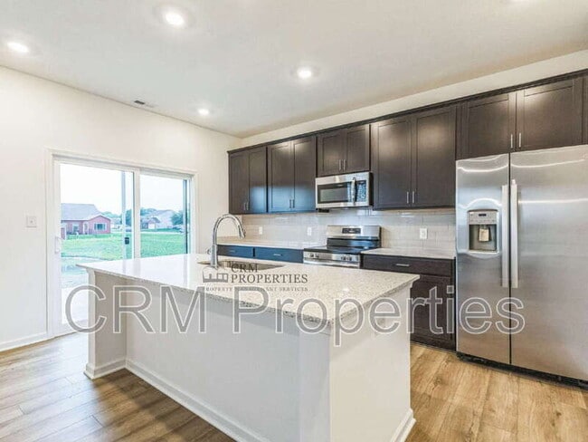 Building Photo - 3449 Briarwick Dr