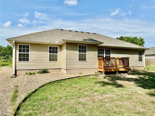 Building Photo - 6 Roessler Ln