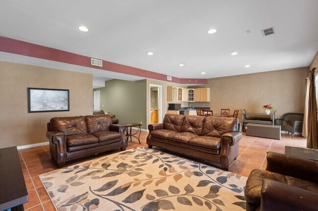 Building Photo - 1 Pinehurst Cir