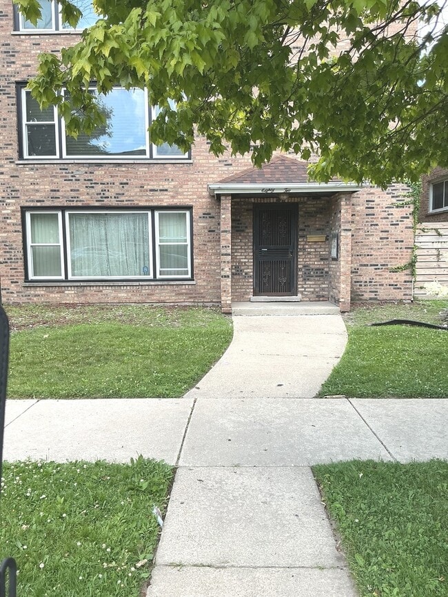 Primary Photo - 82 Luella Ave