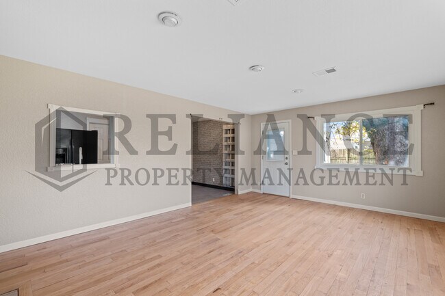 Building Photo - 1925 S Elizabeth St