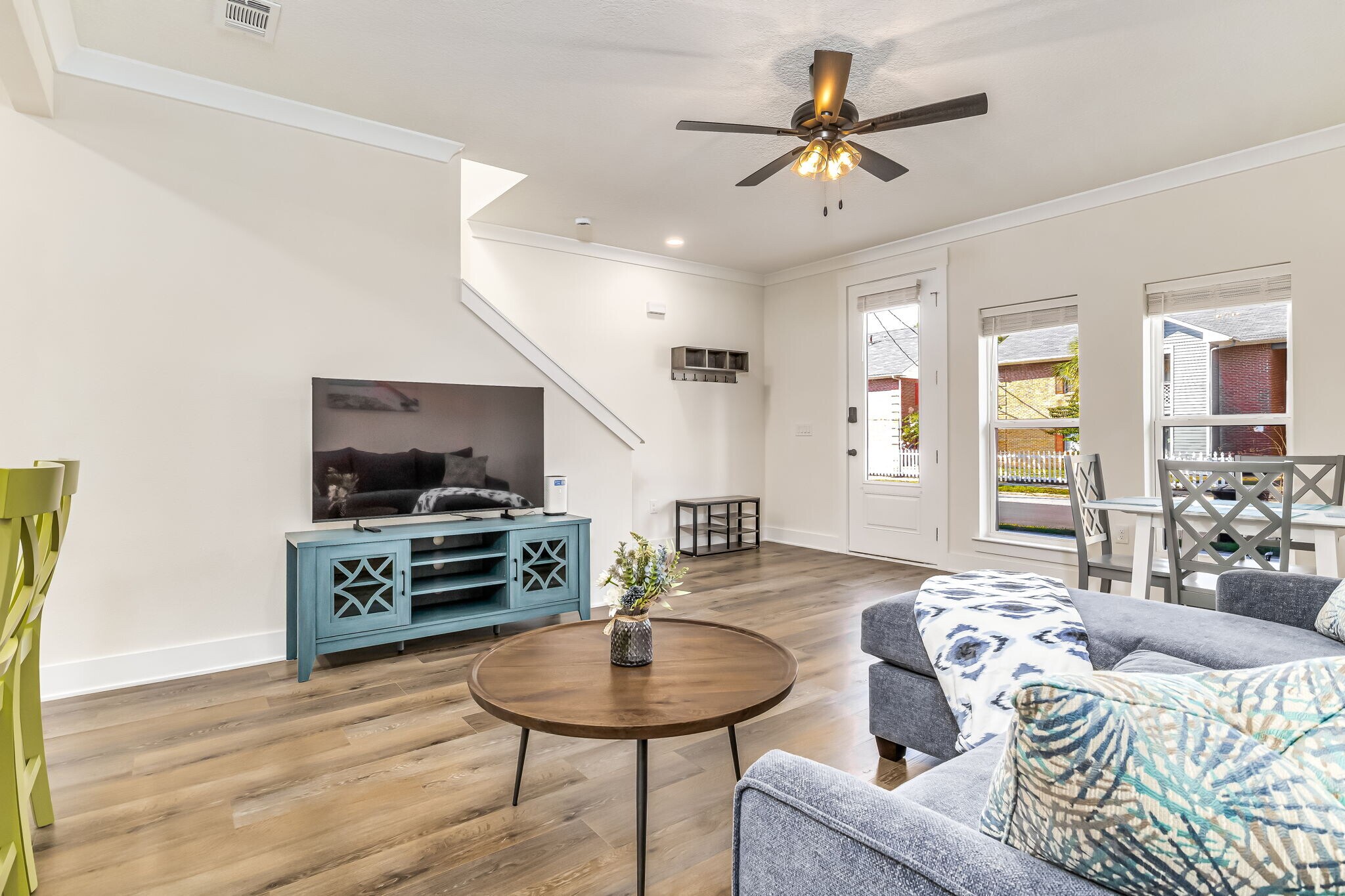 Building Photo - 536 N De Villiers St