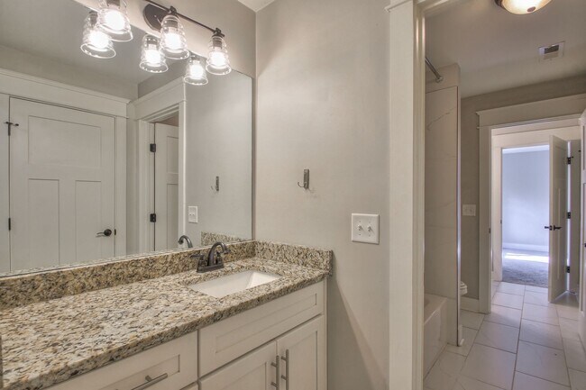 Building Photo - Great East Nashville 3BR Home