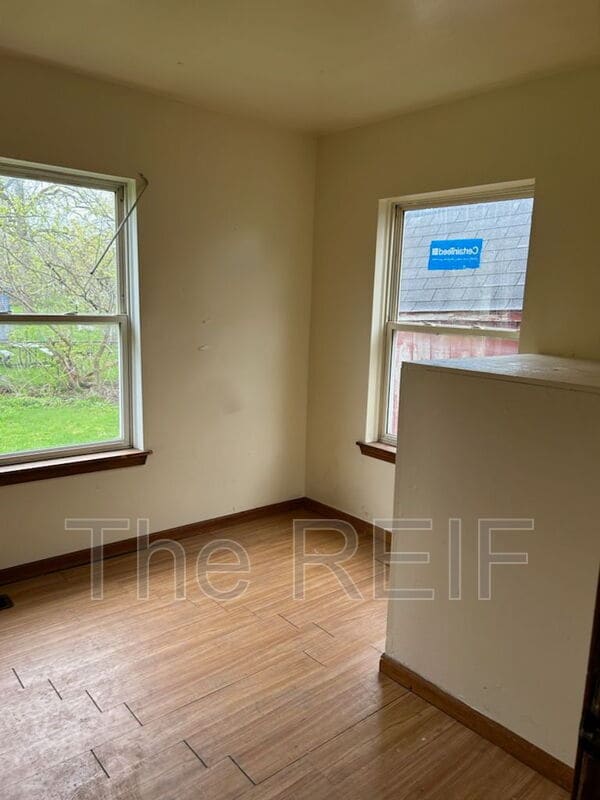 Building Photo - 1082 W Juliah Ave