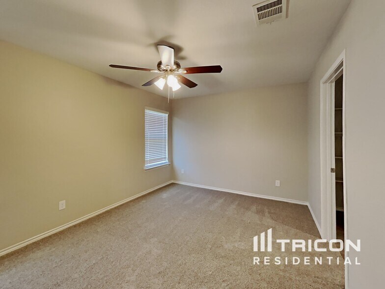 Building Photo - 2706 Darner Ct