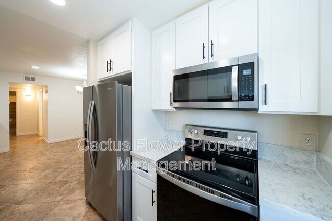 Building Photo - 747 S Extension Rd