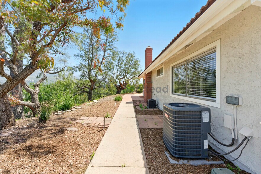 Building Photo - 609 Hoover Ct