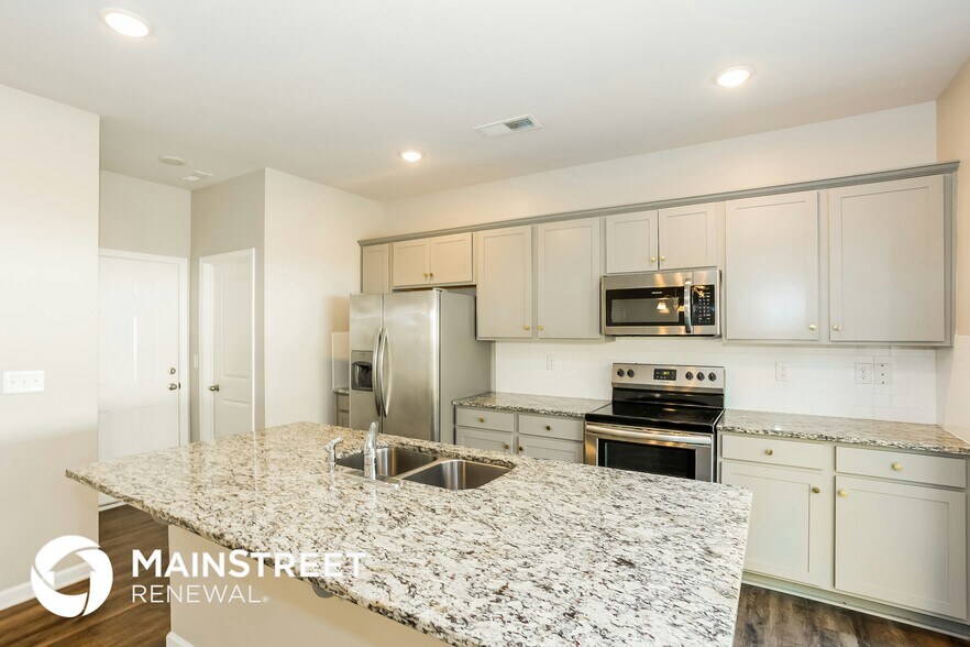 Building Photo - 12334 Old Dulin Farms Way