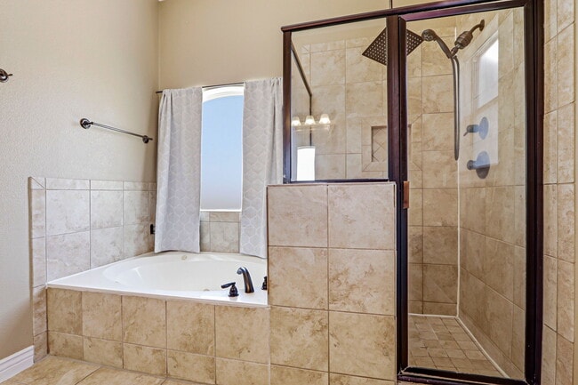 Building Photo - 3727 Grand Bahamas Dr