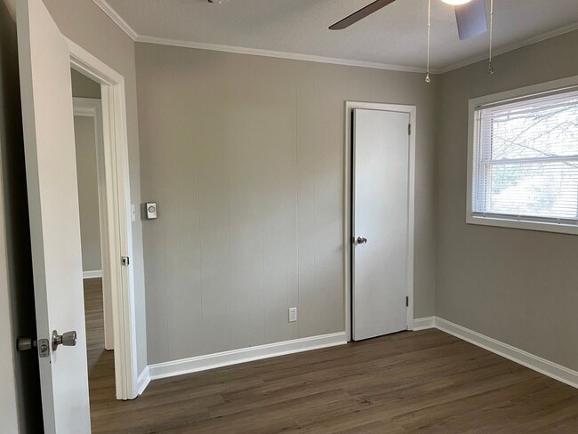 Building Photo - Two Bedroom Duplex in Lincolnton