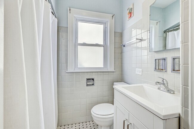 Building Photo - 1644 N 73rd Ct