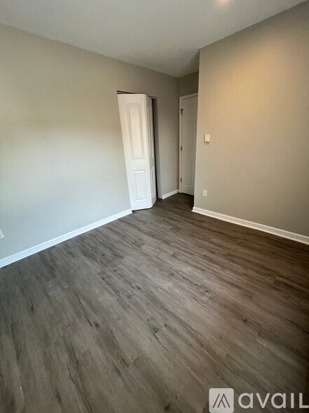 Building Photo - 536 W Loch Lomond Dr