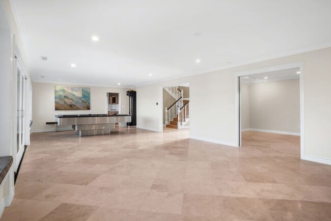 Building Photo - PRIVATE AND TRANQUIL COMPLETELY RENOVATED ...