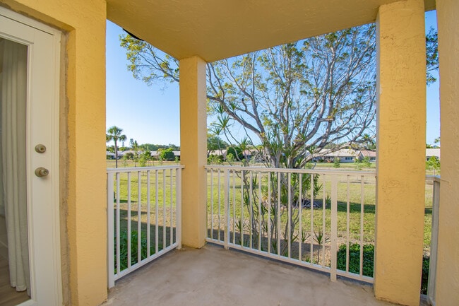 Building Photo - 6292 La Costa Dr