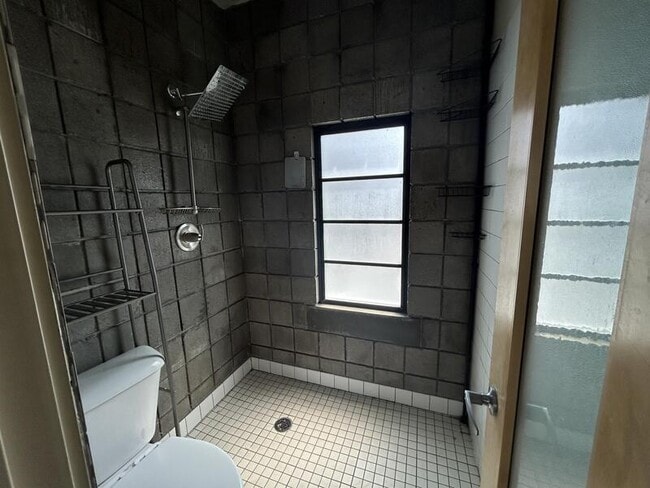 Building Photo - 360 W 300 S