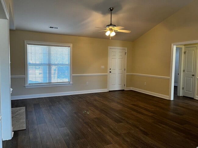 Building Photo - Don't miss this beautiful home in desirable Brice's Crossing