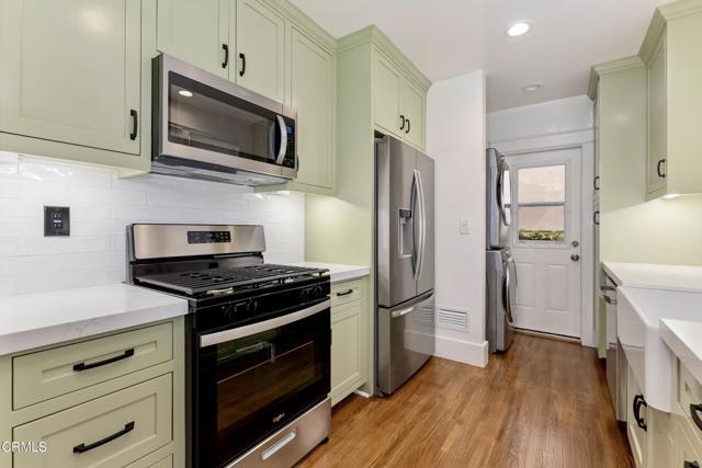 Building Photo - 520 S Los Robles Ave