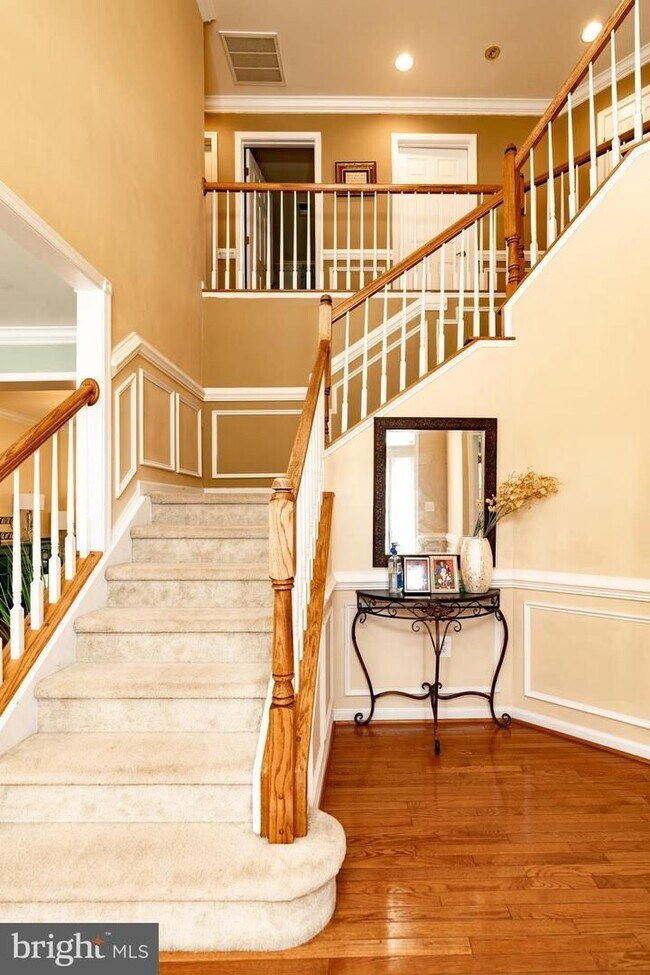 Building Photo - Luxury living in Lorton Valley