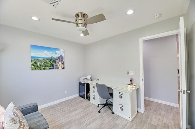 Building Photo - 7319 E Roosevelt St