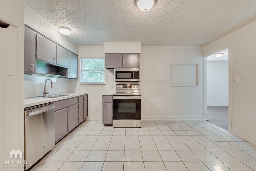 Building Photo - 5054 Virgil St