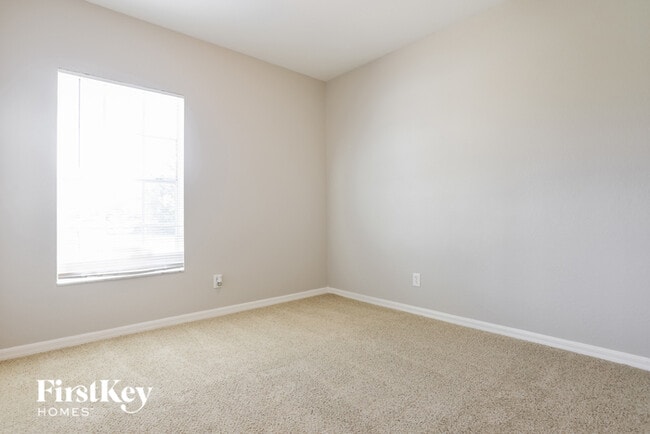 Building Photo - 4167 N Biscayne Dr
