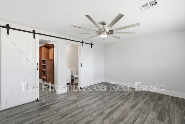 Building Photo - 447 E Carson Dr