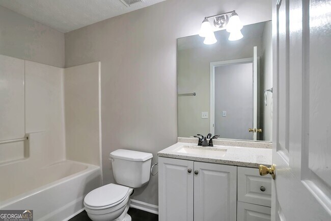 Building Photo - 1001 River Plantation Dr