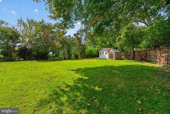 Building Photo - 8110 Springfield Village Dr