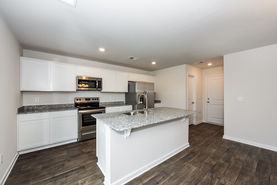 Building Photo - 131 King Buck Dr