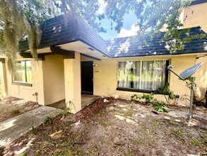 Building Photo - 2203 Silver Pines Pl
